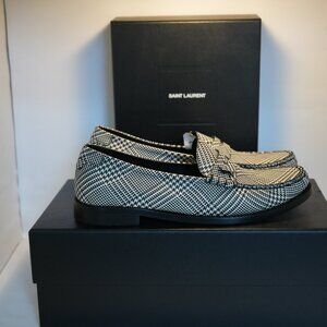 Yves SAINT LAURENT